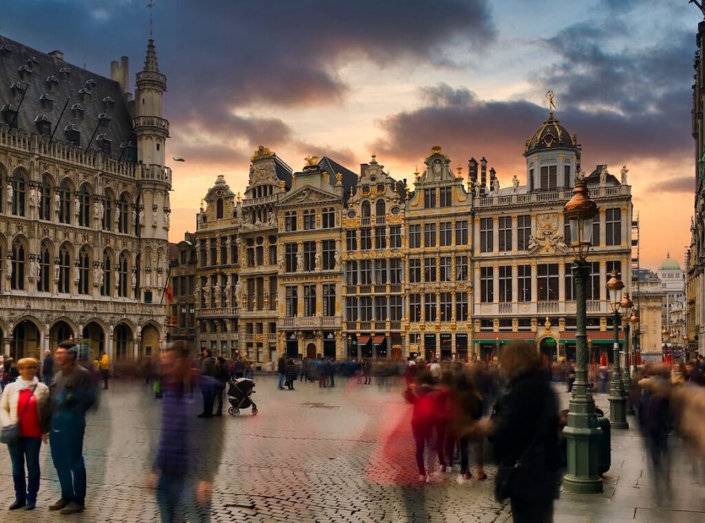 How is VAT accounted for in Belgium?