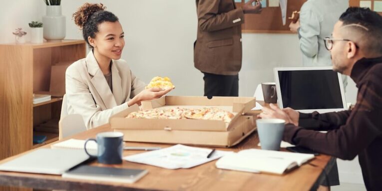 3 Methods to Avoid Eating Office Junk Food Featured Image