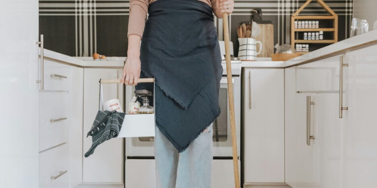 6 Mistakes To Avoid When Hiring Part-Time Helper Featured Image