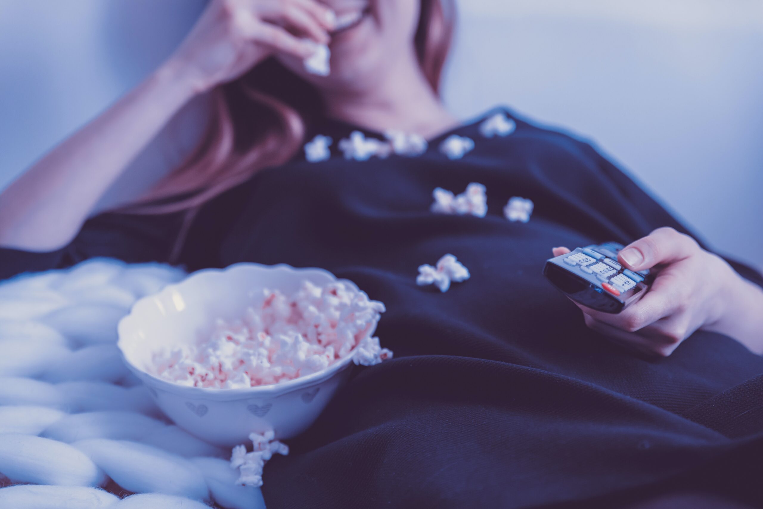 9 Pros and Cons of Watching Movies Online - Top Entrepreneurs Podcast |  Enterprise Podcast Network