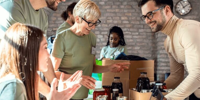 Six Tips To Becoming a Community Leader In Your Industry - Top ...