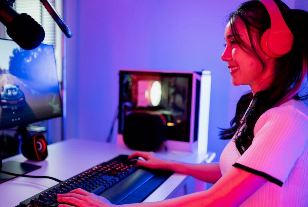 Asian beautiful Esport woman gamer