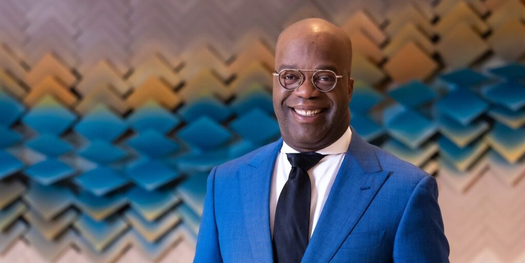 Simon T Bailey Feature