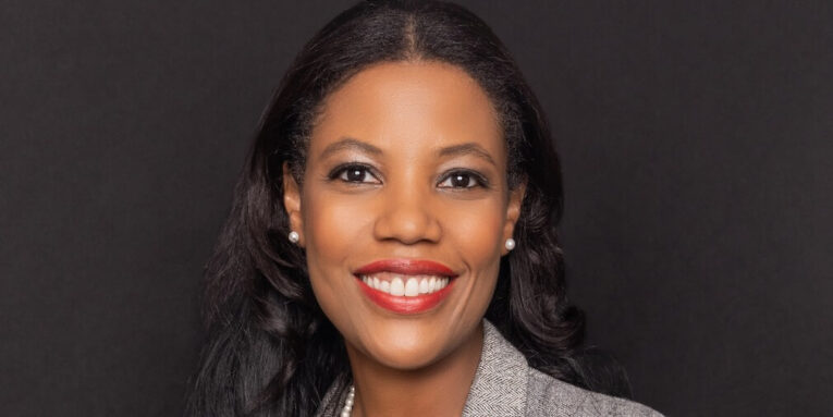 Flavia Santos Lloyd Feature