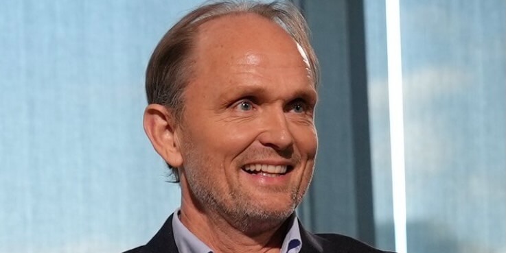 Johan Roos Feature