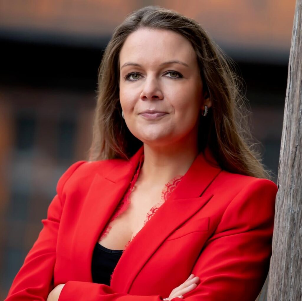 Nicola Bond